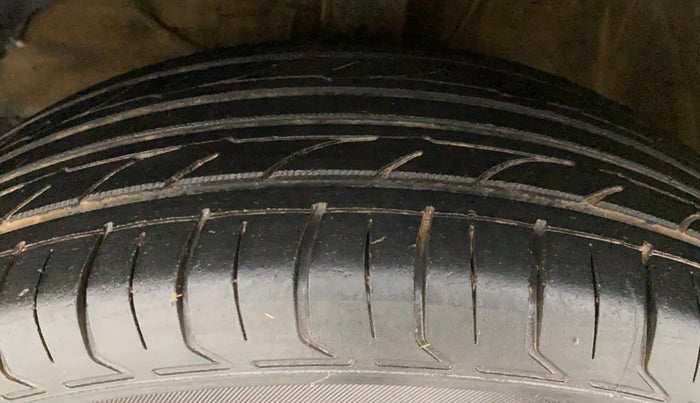 2021 Maruti Swift VXI, Petrol, Manual, 32,017 km, Left Front Tyre Tread