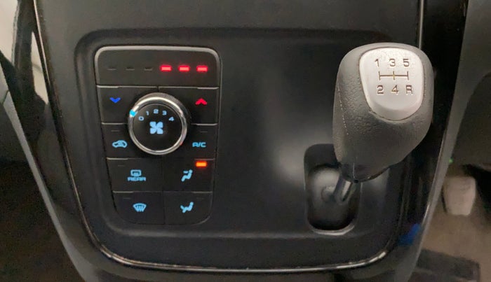 2018 Mahindra KUV 100 NXT K6+ P 6 STR, Petrol, Manual, 25,611 km, Gear Lever