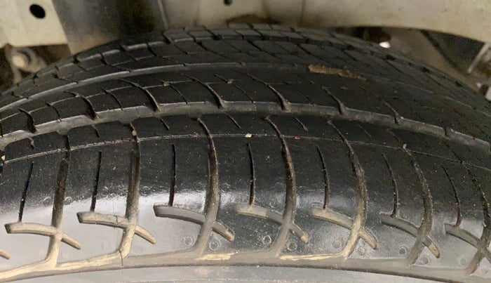 2018 Mahindra KUV 100 NXT K6+ P 6 STR, Petrol, Manual, 25,611 km, Right Rear Tyre Tread