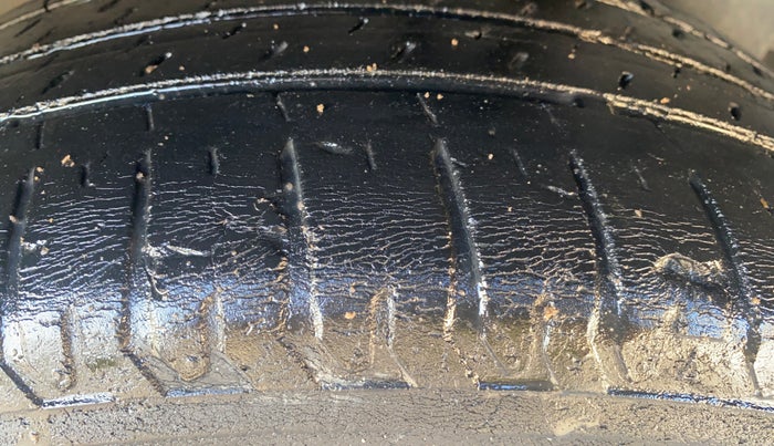 2017 Maruti Ciaz S DIESEL 1.3, Diesel, Manual, 96,404 km, Left Rear Tyre Tread