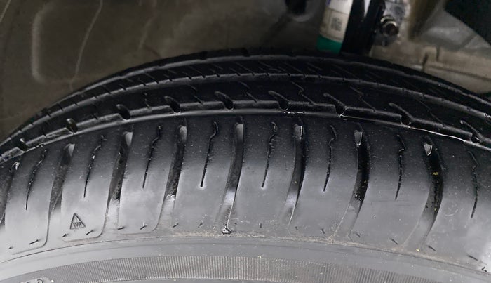2021 Maruti Dzire VXI, Petrol, Manual, 10,001 km, Right Front Tyre Tread