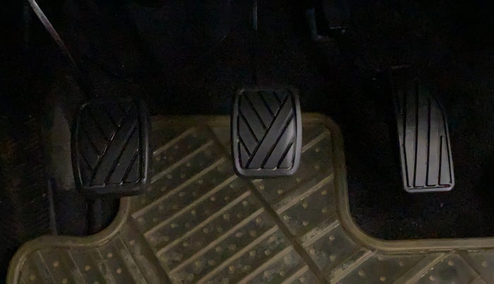 2018 Maruti Baleno DELTA PETROL 1.2, CNG, Manual, 52,542 km, Pedals