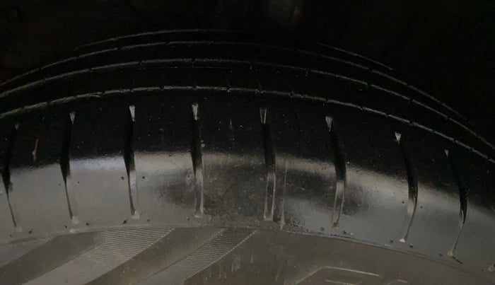 2018 Maruti Baleno DELTA PETROL 1.2, CNG, Manual, 52,542 km, Left Front Tyre Tread