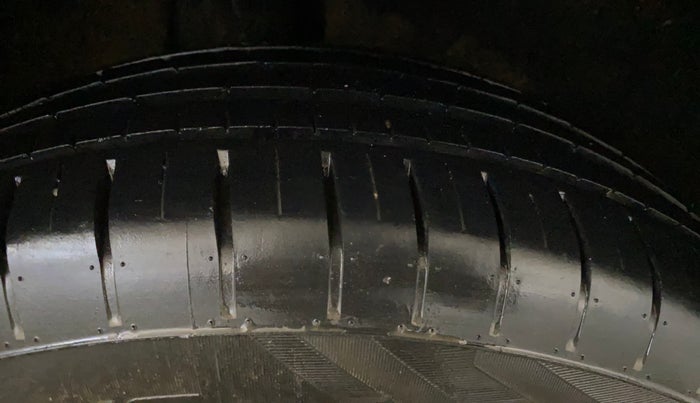 2018 Maruti Baleno DELTA PETROL 1.2, CNG, Manual, 52,542 km, Right Rear Tyre Tread