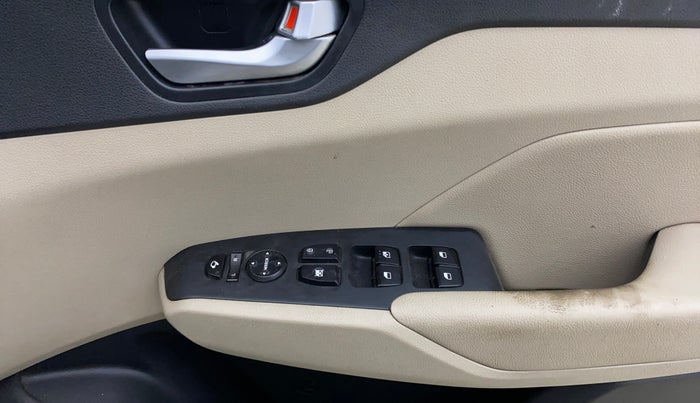 2017 Hyundai Verna 1.6 VTVT SX O, Petrol, Manual, 85,565 km, Driver Side Door Panels Control