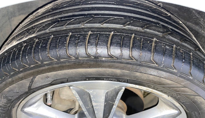 2017 Hyundai Verna 1.6 VTVT SX O, Petrol, Manual, 85,565 km, Left Front Tyre Tread