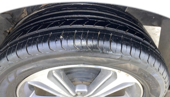 2017 Hyundai Verna 1.6 VTVT SX O, Petrol, Manual, 85,565 km, Left Rear Tyre Tread