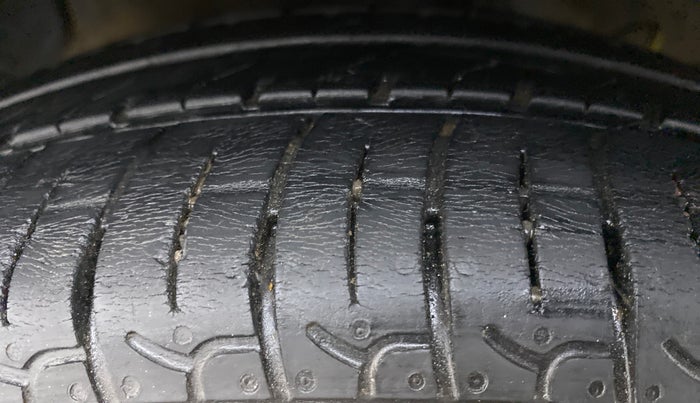 2020 Hyundai NEW SANTRO SPORTZ 1.1, Petrol, Manual, 19,168 km, Left Front Tyre Tread
