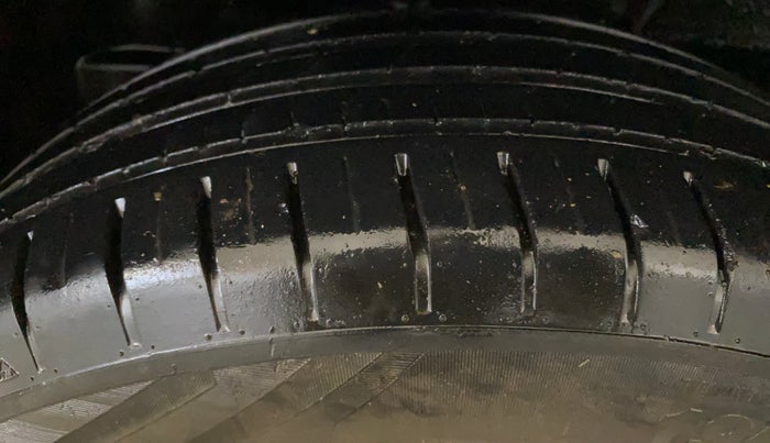 2021 Tata PUNCH CREATIVE AMT 1.2 RTN DUAL TONE, Petrol, Automatic, 31,940 km, Right Rear Tyre Tread