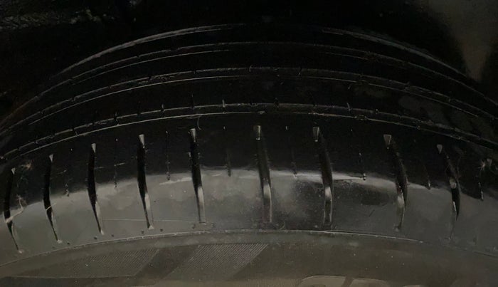 2021 Tata PUNCH CREATIVE AMT 1.2 RTN DUAL TONE, Petrol, Automatic, 31,940 km, Left Rear Tyre Tread