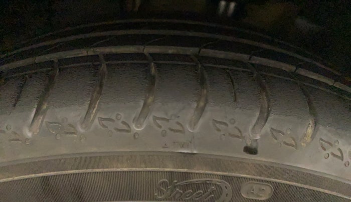 2022 Volkswagen TAIGUN GT PLUS 1.5 TSI DSG, Petrol, Automatic, 31,121 km, Right Rear Tyre Tread