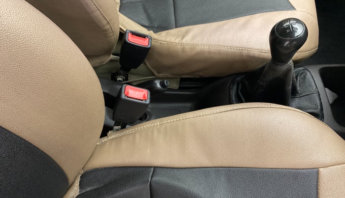 2018 Hyundai Eon ERA +, Petrol, Manual, 86,197 km, Gear Lever