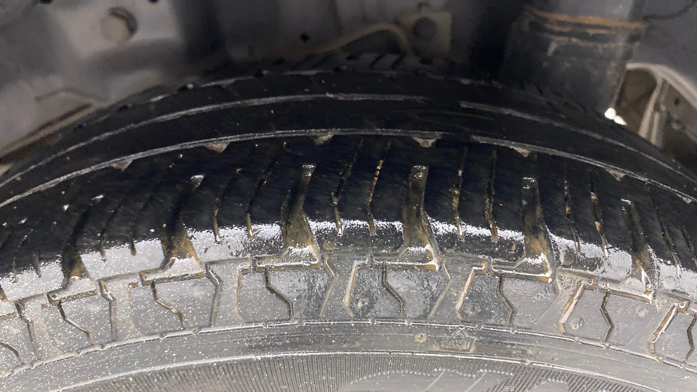 2018 Hyundai Eon ERA +, Petrol, Manual, 86,197 km, Left Rear Tyre Tread
