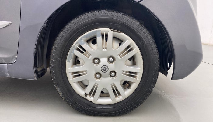 2018 Hyundai Eon ERA +, Petrol, Manual, 86,197 km, Right Front Wheel