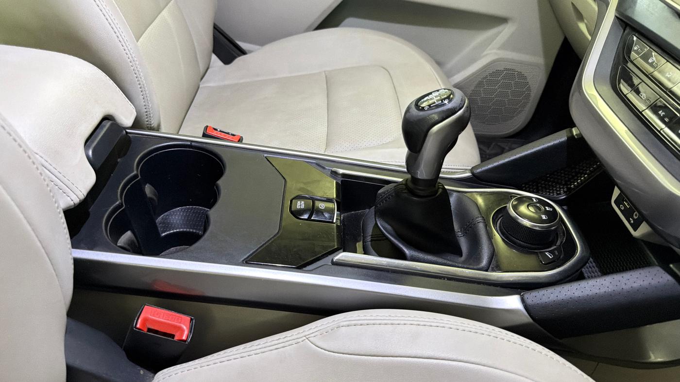 2021 Tata Safari XZ PLUS, Diesel, Manual, 45,408 km, Gear Lever