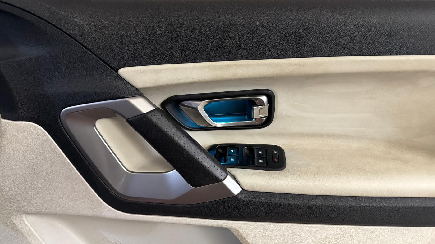 2021 Tata Safari XZ PLUS, Diesel, Manual, 45,408 km, Driver Side Door Panels Control