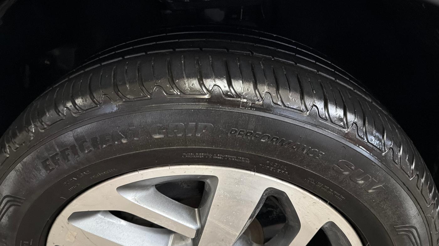 2021 Tata Safari XZ PLUS, Diesel, Manual, 45,408 km, Left Front Tyre Tread