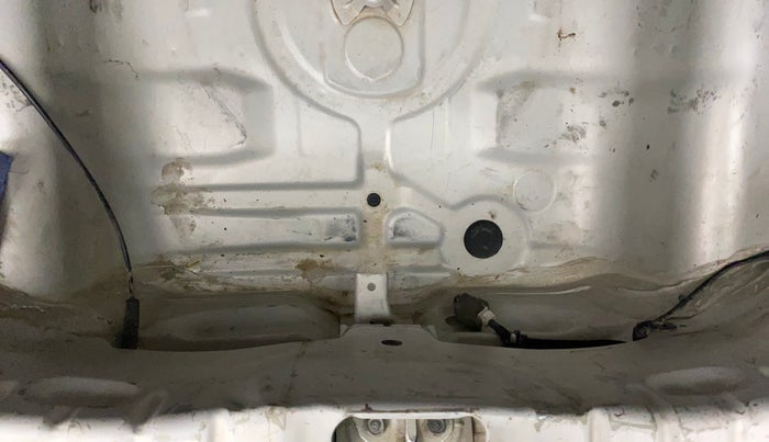 2013 Hyundai Eon ERA +, Petrol, Manual, 64,747 km, Boot floor - Slightly dented