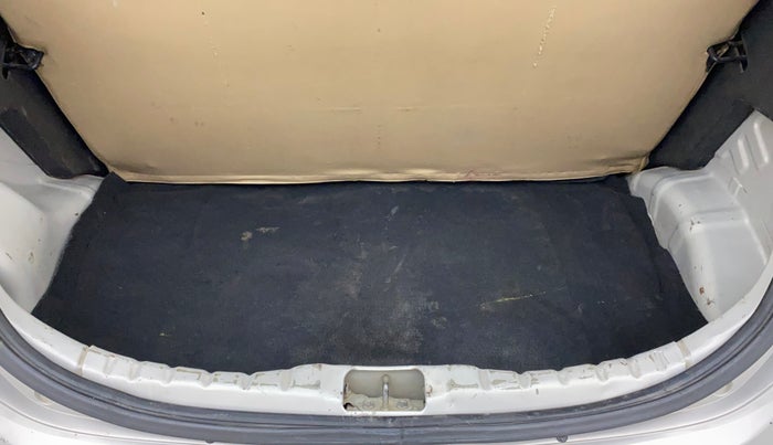 2013 Hyundai Eon ERA +, Petrol, Manual, 64,747 km, Boot Inside