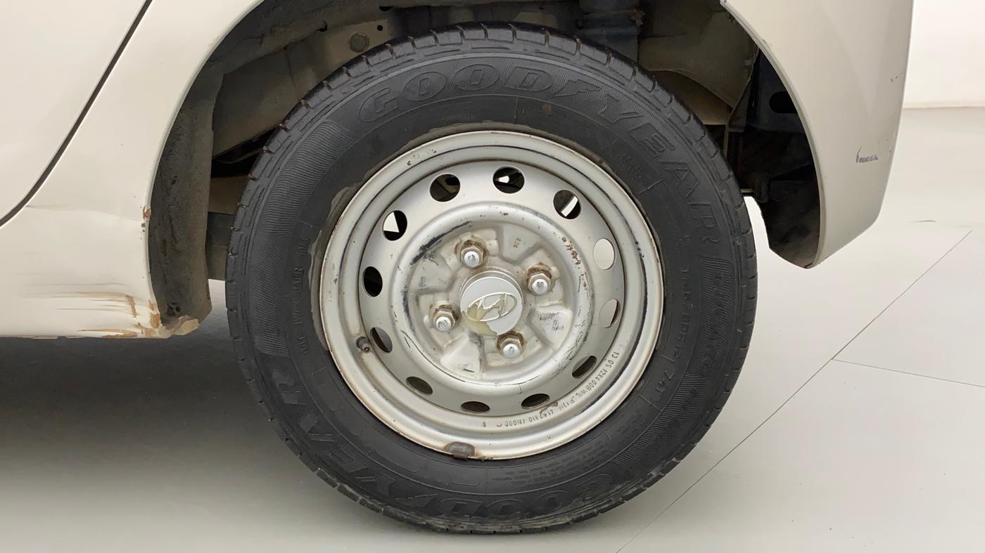 2013 Hyundai Eon ERA +, Petrol, Manual, 64,747 km, Left Rear Wheel