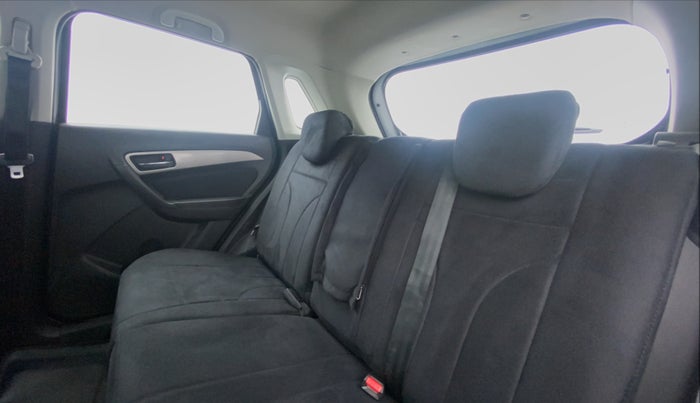 2016 Maruti Vitara Brezza ZDI PLUS, Diesel, Manual, 97,431 km, Right Side Door Cabin View