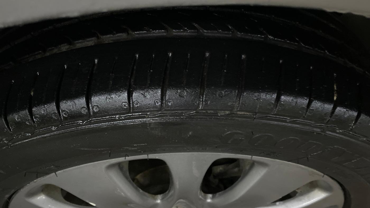 2017 Maruti Baleno ALPHA PETROL 1.2, Petrol, Manual, 68,794 km, Right Front Tyre Tread