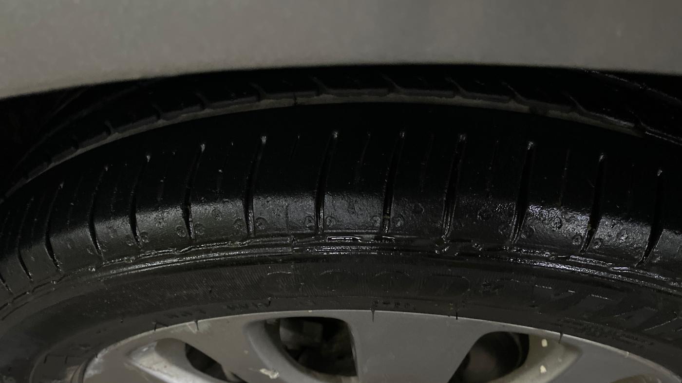 2017 Maruti Baleno ALPHA PETROL 1.2, Petrol, Manual, 68,794 km, Left Front Tyre Tread