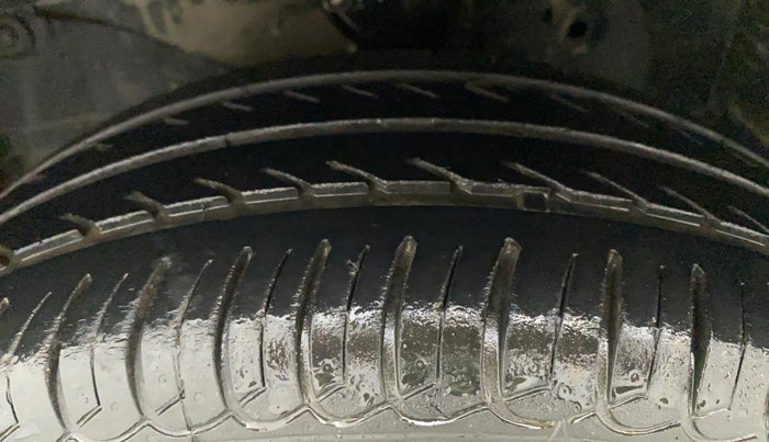 2014 Honda Brio S MT, Petrol, Manual, 84,592 km, Left Front Tyre Tread