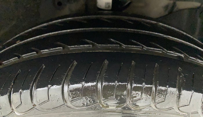 2014 Honda Brio S MT, Petrol, Manual, 84,592 km, Right Front Tyre Tread