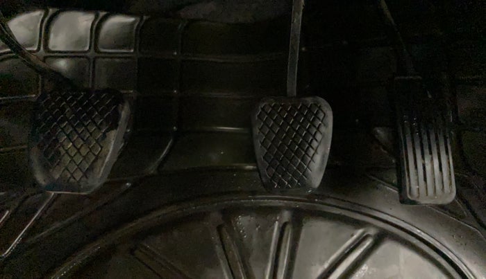 2014 Honda Brio S MT, Petrol, Manual, 84,592 km, Pedals