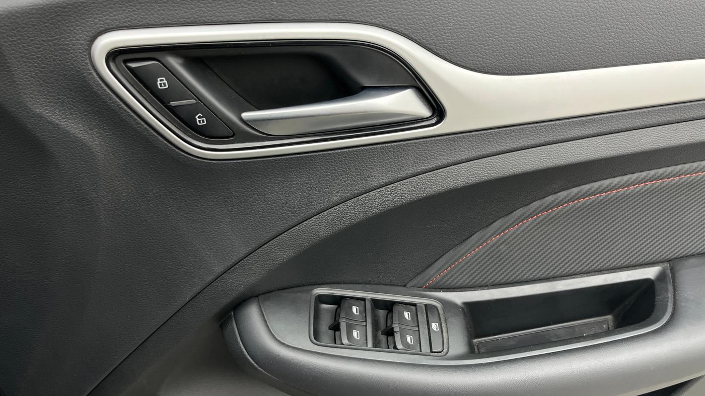 2023 MG ASTOR  SMART BLACK STORM EDITION , Petrol, Manual, 24,497 km, Driver Side Door Panels Control