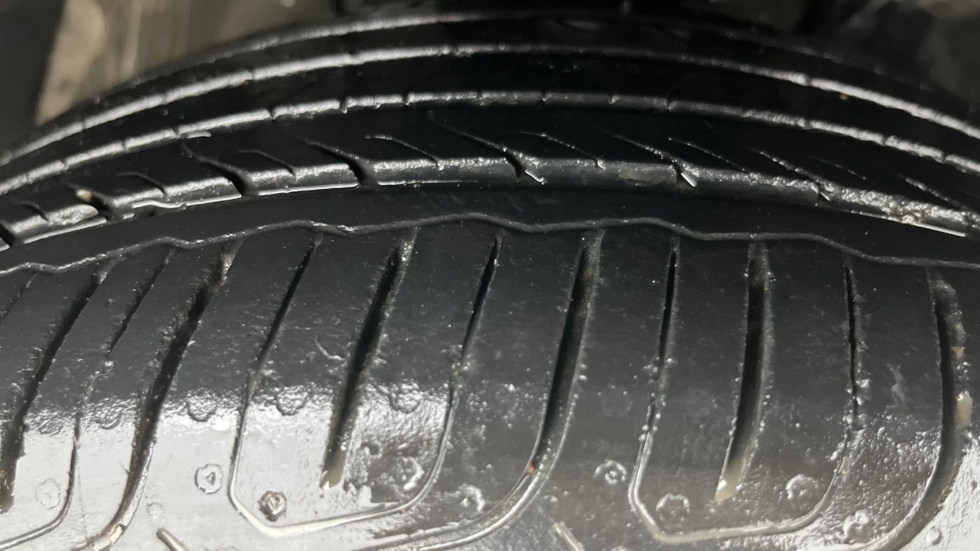 2023 MG ASTOR  SMART BLACK STORM EDITION , Petrol, Manual, 24,497 km, Right Front Tyre Tread
