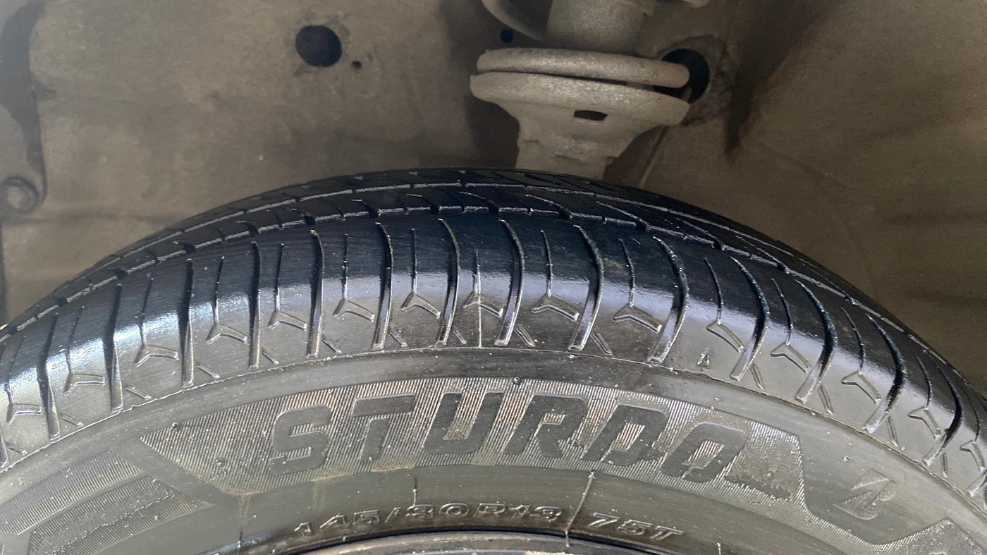 2013 Maruti Wagon R 1.0 LXI CNG, CNG, Manual, 72,871 km, Left Front Tyre Tread