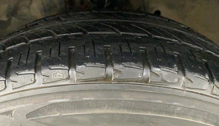 2014 Honda City 1.5L I-VTEC V MT, Petrol, Manual, 1,05,662 km, Left Front Tyre Tread