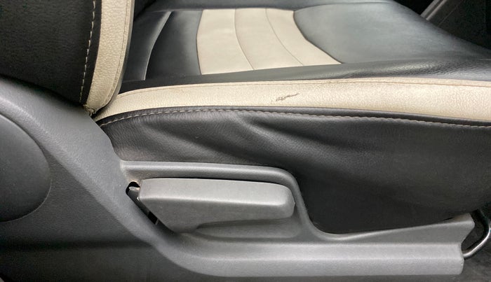 2010 Maruti Swift VXI D, Petrol, Manual, 36,650 km, Driver Side Adjustment Panel