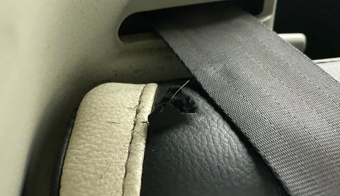 2010 Maruti Swift VXI D, Petrol, Manual, 36,650 km, Second-row right seat - Folding lever not working