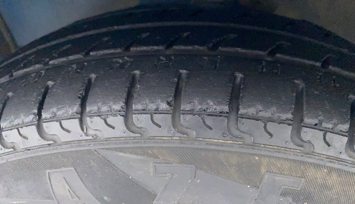 2011 Maruti A Star ZXI, Petrol, Manual, 90,245 km, Left Front Tyre Tread