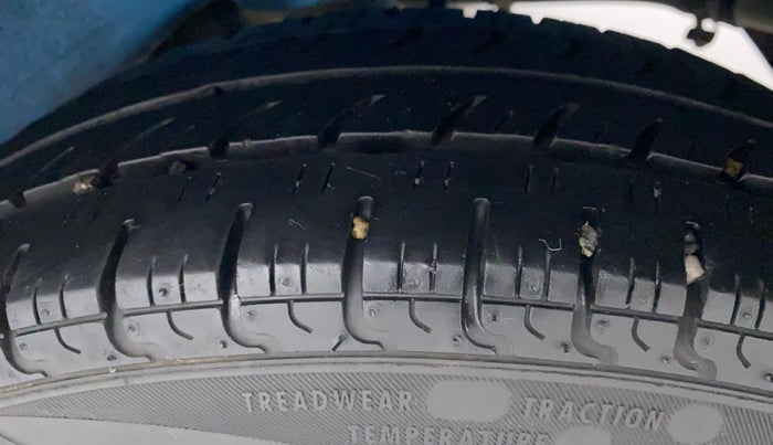 2011 Maruti A Star ZXI, Petrol, Manual, 90,245 km, Left Rear Tyre Tread