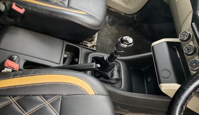 2020 Renault TRIBER RXT, Petrol, Manual, 47,598 km, Gear Lever