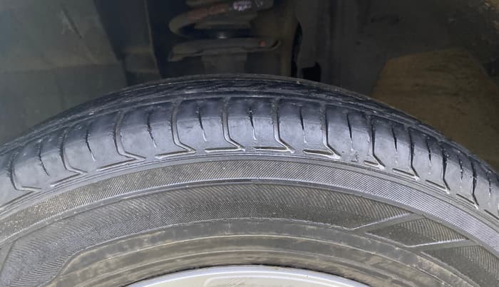 2020 Renault TRIBER RXT, Petrol, Manual, 47,598 km, Left Front Tyre Tread