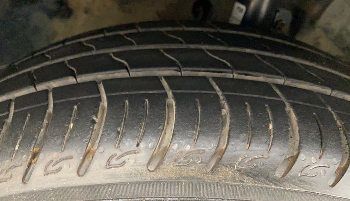 2018 Maruti Baleno ALPHA CVT PETROL 1.2, Petrol, Automatic, 76,849 km, Right Front Tyre Tread
