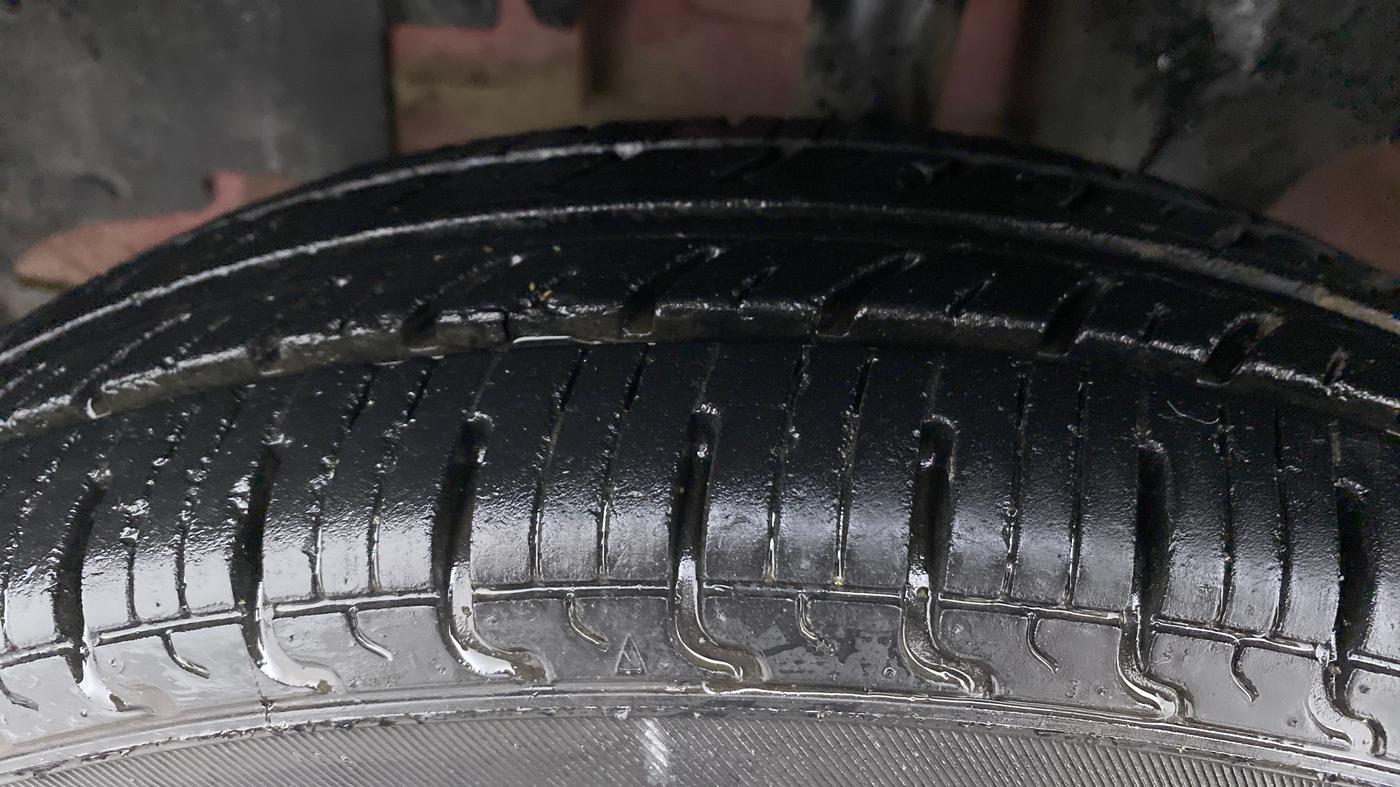 2018 Renault Kwid RXT 1.0 EASY-R AT OPTION, Petrol, Automatic, 46,807 km, Left Front Tyre Tread