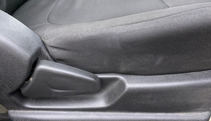 2018 Renault Kwid RXT 1.0 EASY-R AT OPTION, Petrol, Automatic, 46,807 km, Driver Side Adjustment Panel