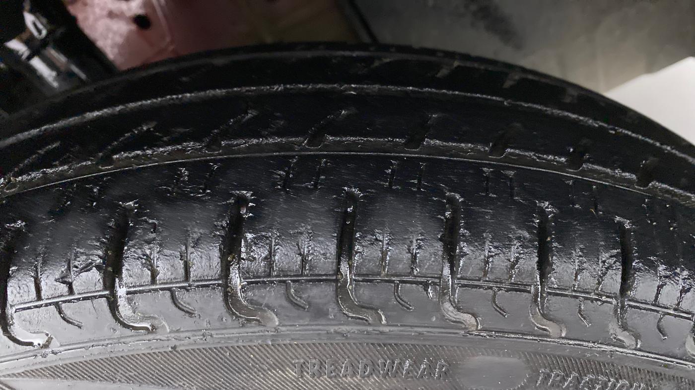 2018 Renault Kwid RXT 1.0 EASY-R AT OPTION, Petrol, Automatic, 46,807 km, Right Front Tyre Tread
