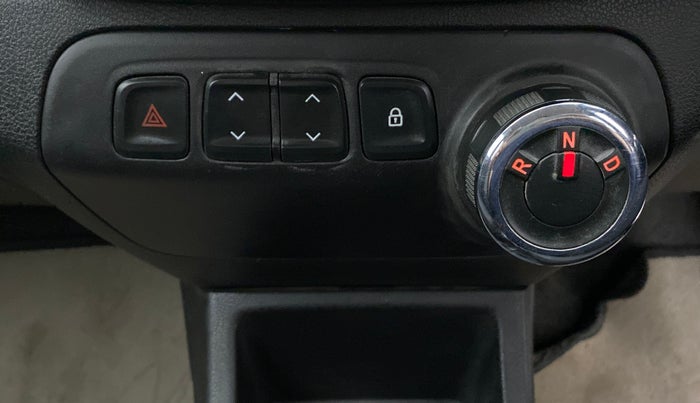 2018 Renault Kwid RXT 1.0 EASY-R AT OPTION, Petrol, Automatic, 46,807 km, Gear Lever