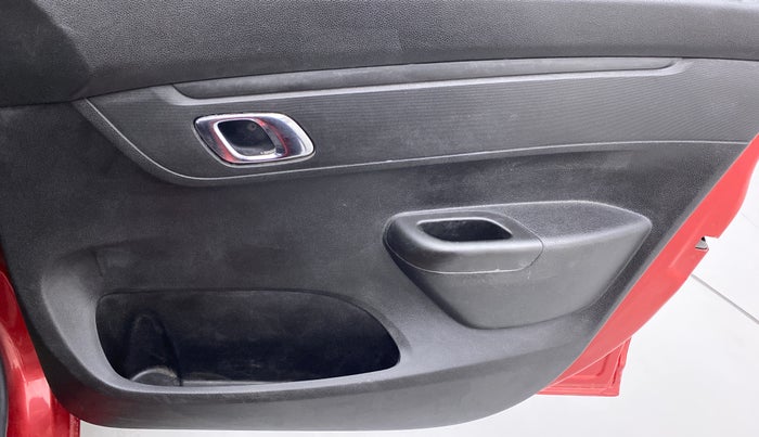 2018 Renault Kwid RXT 1.0 EASY-R AT OPTION, Petrol, Automatic, 46,807 km, Driver Side Door Panels Control