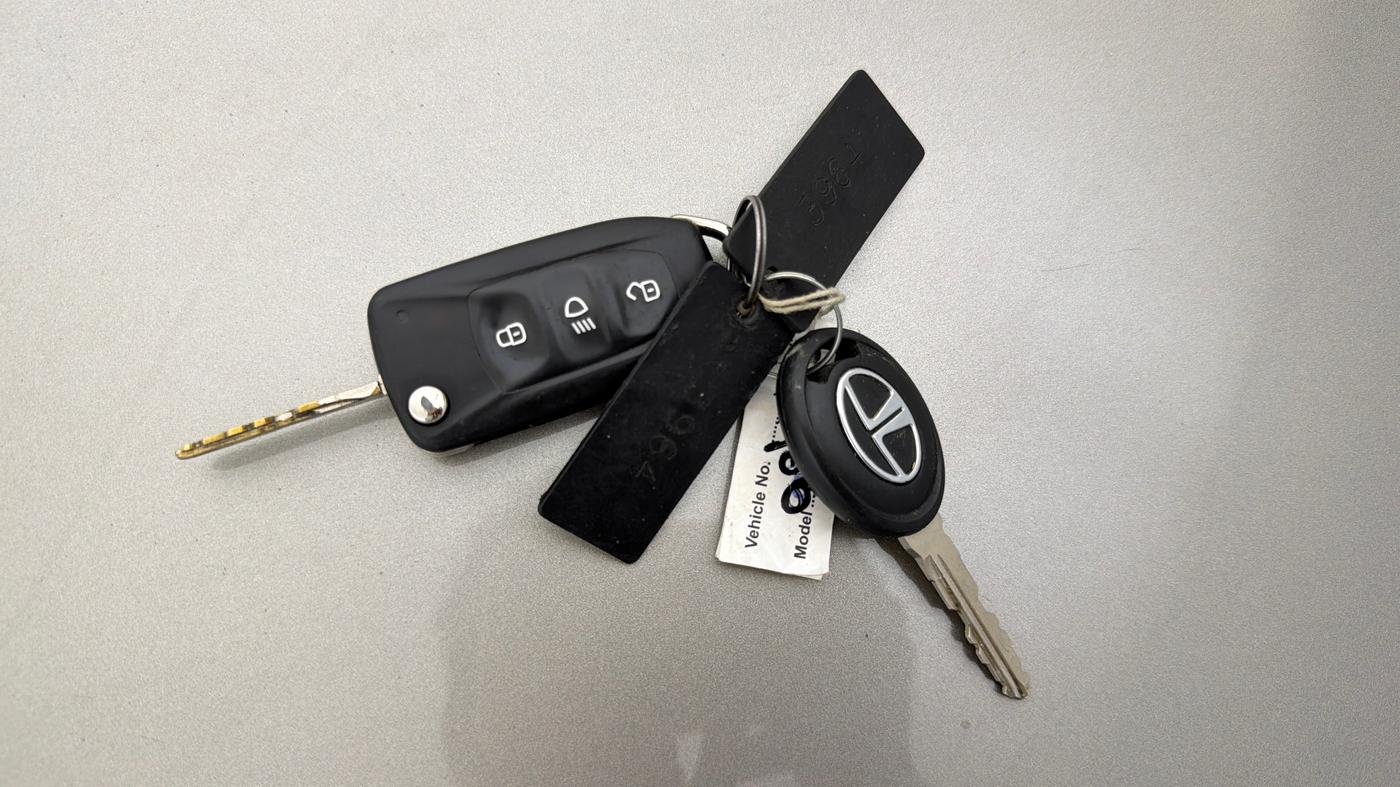 2019 Tata TIGOR XZ PLUS PETROL, Petrol, Manual, 68,316 km, Key Close Up
