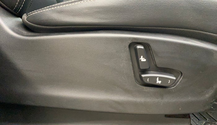 2020 MG HECTOR SHARP 1.5 DCT PETROL, Petrol, Automatic, 48,237 km, Driver Side Adjustment Panel