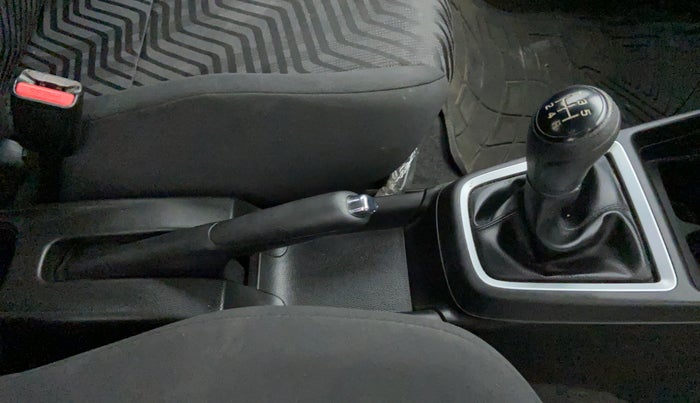 2018 Maruti Swift VXI D, Petrol, Manual, 36,535 km, Gear Lever