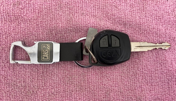 2018 Maruti Swift VXI D, Petrol, Manual, 36,535 km, Key Close Up